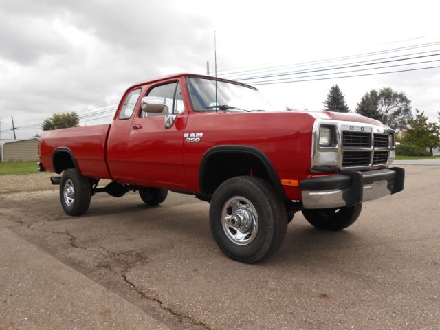 1992 Dodge Ram 2500 LE - photo 2