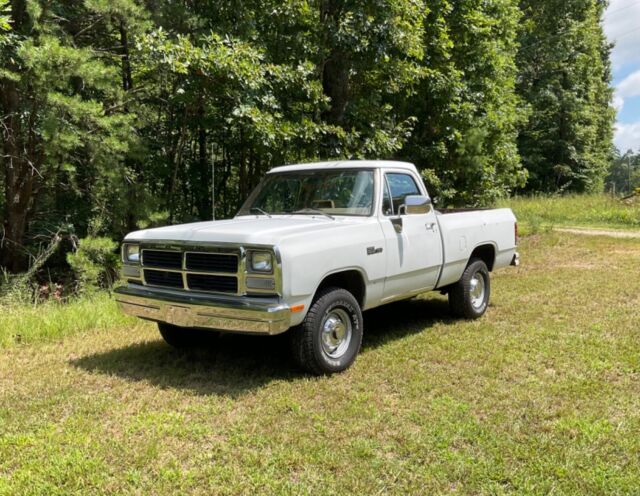 1992 Dodge Ram Pickup, 4x4, V-8, Automatic, Shortbed W150, from original owner! 1992 Dodge W150