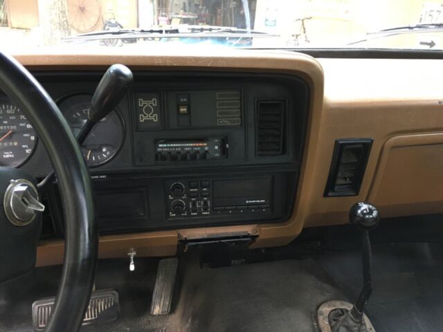 1992 Dodge W150 - photo 11