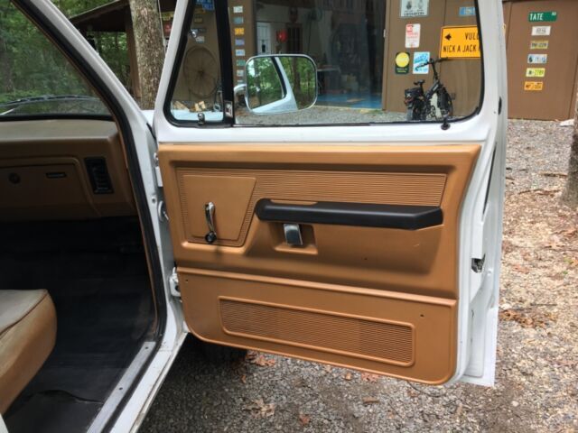 1992 Dodge W150 - photo 13