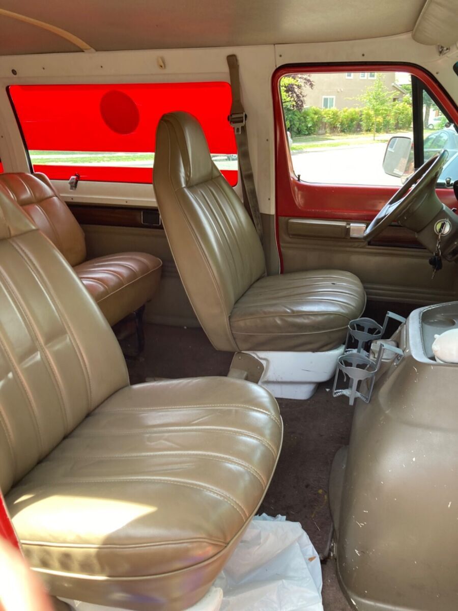 1992 Dodge Ram Van - photo 11