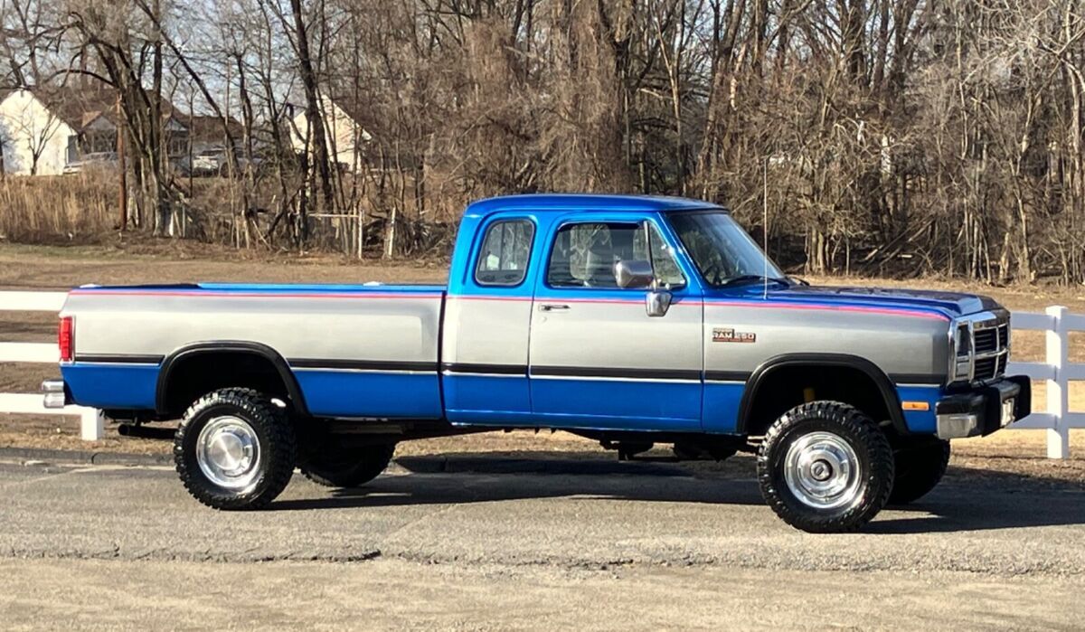 1992 Dodge Ram 2500 LE - photo 2