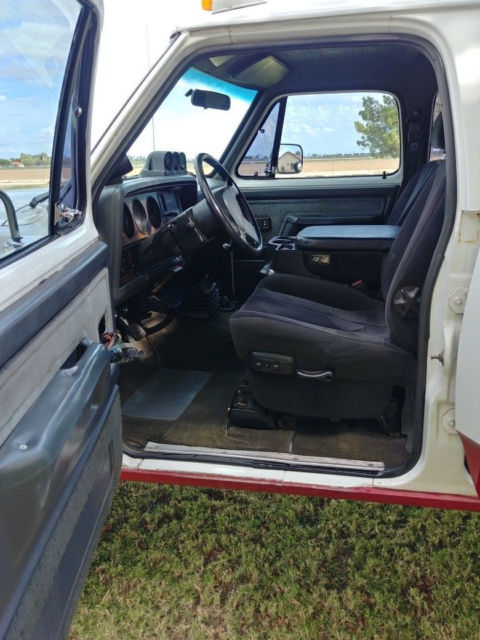 1992 Dodge Ram 2500 - photo 11