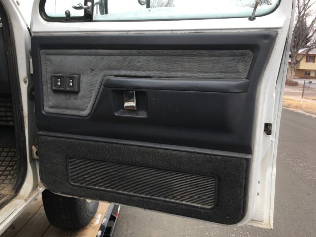 1992 Dodge Ram 2500 - photo 9