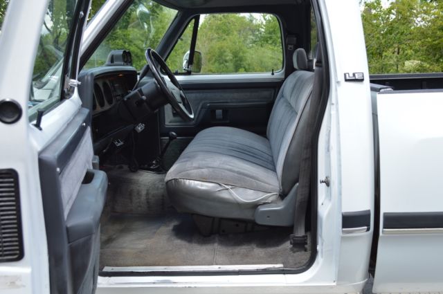1992 Dodge Ram 2500 - photo 11