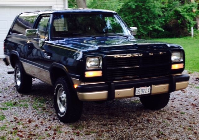 1992 Dodge RAMCHARGER CANYON SPORT Dark Forest Green Metallic/Tan 4X4 SUV/Truck 1992 Dodge Ramcharger
