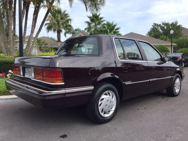 1992 Dodge Spirit Base Sedan 4-Door - photo 8
