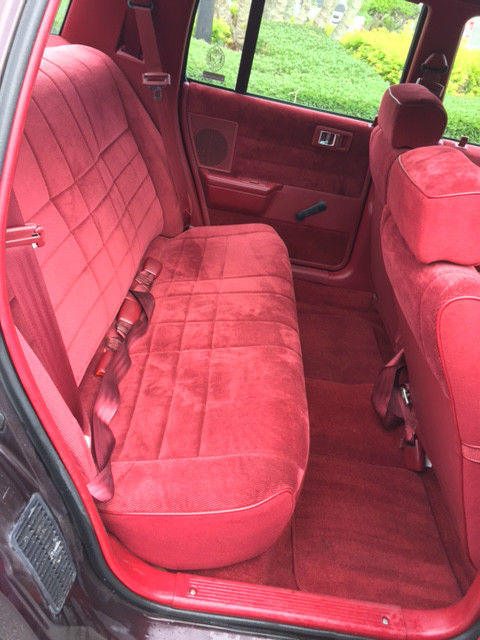 1992 Dodge Spirit Base Sedan 4-Door - photo 9