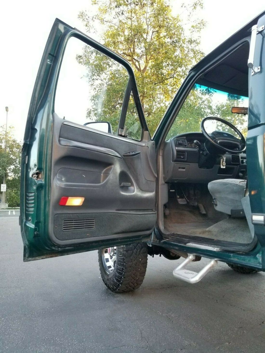 1992 Ford F-250 4X4 XLT 5.8L EFI V8 RUNS AMAZING & STRONG 5-SPEED - photo 11