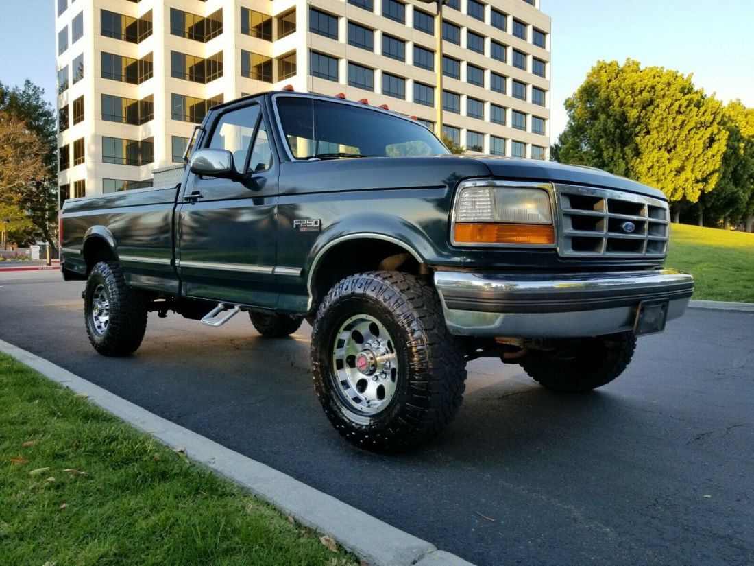 1992 Ford F-250 4X4 XLT 5.8L EFI V8 RUNS AMAZING & STRONG 5-SPEED - photo 2