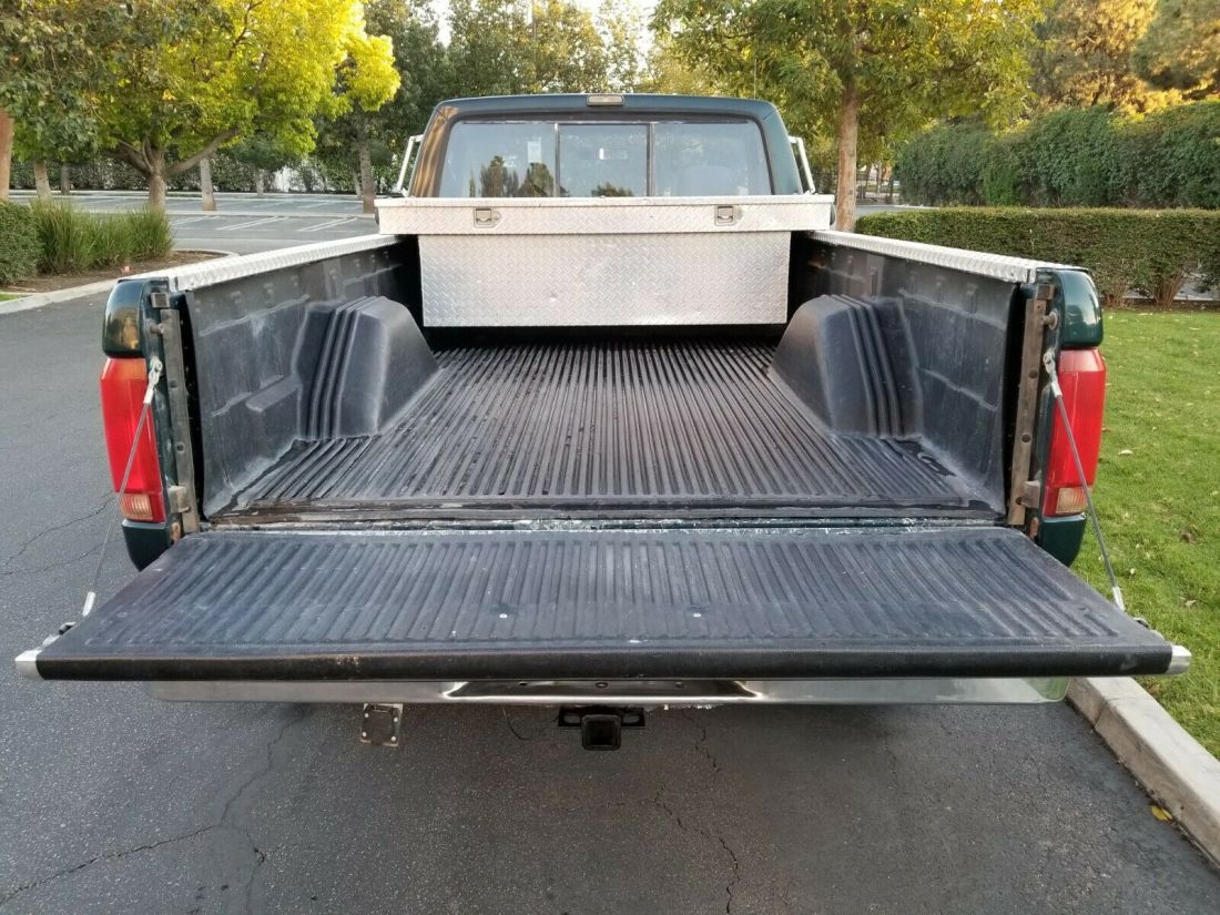 1992 Ford F-250 4X4 XLT 5.8L EFI V8 RUNS AMAZING & STRONG 5-SPEED - photo 5