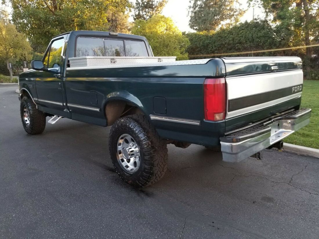 1992 Ford F-250 4X4 XLT 5.8L EFI V8 RUNS AMAZING & STRONG 5-SPEED - photo 6