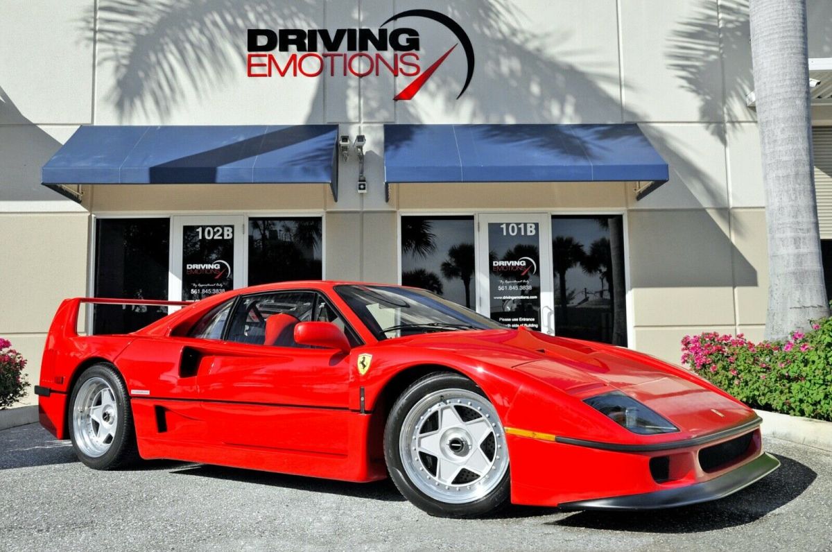 1992 FERRARI F40! RED/RED! USA SPEC! ONLY 193 MILES! COLLECTOR!! SHOWROOM KEPT!! 1992 Ferrari F40 USA Spec! Collector!!