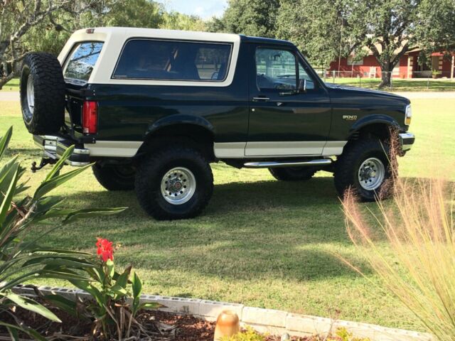 1992 Ford Bronco 5.0L Eddie Bauer Great condition. 1992 Ford Bronco