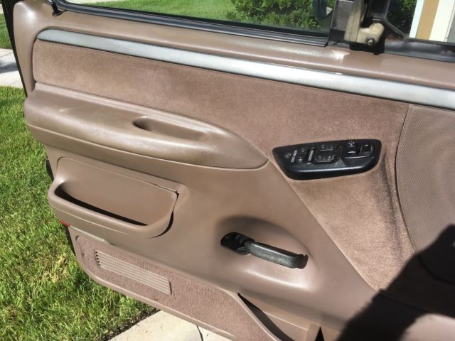 1992 Ford Bronco XLT - photo 9