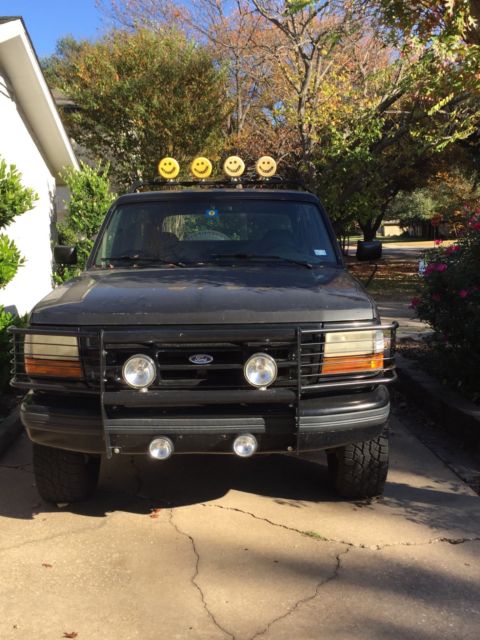 1992 Ford Bronco XLT Nite