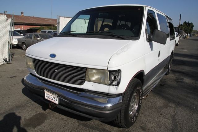 1992 Ford Club Wagon Chaateau - photo 4