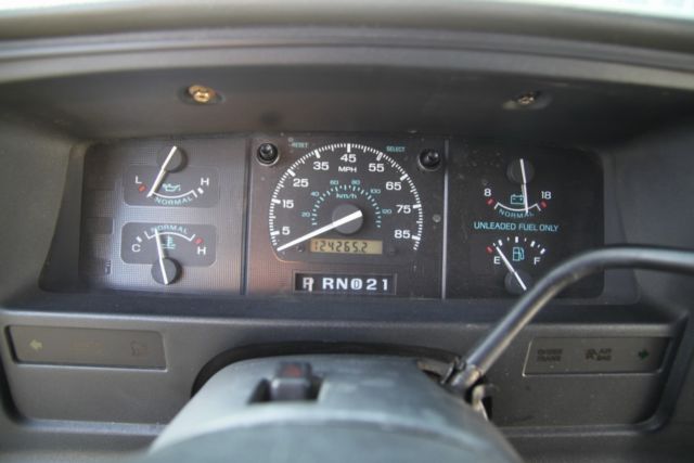 1992 Ford Club Wagon Chaateau - photo 8