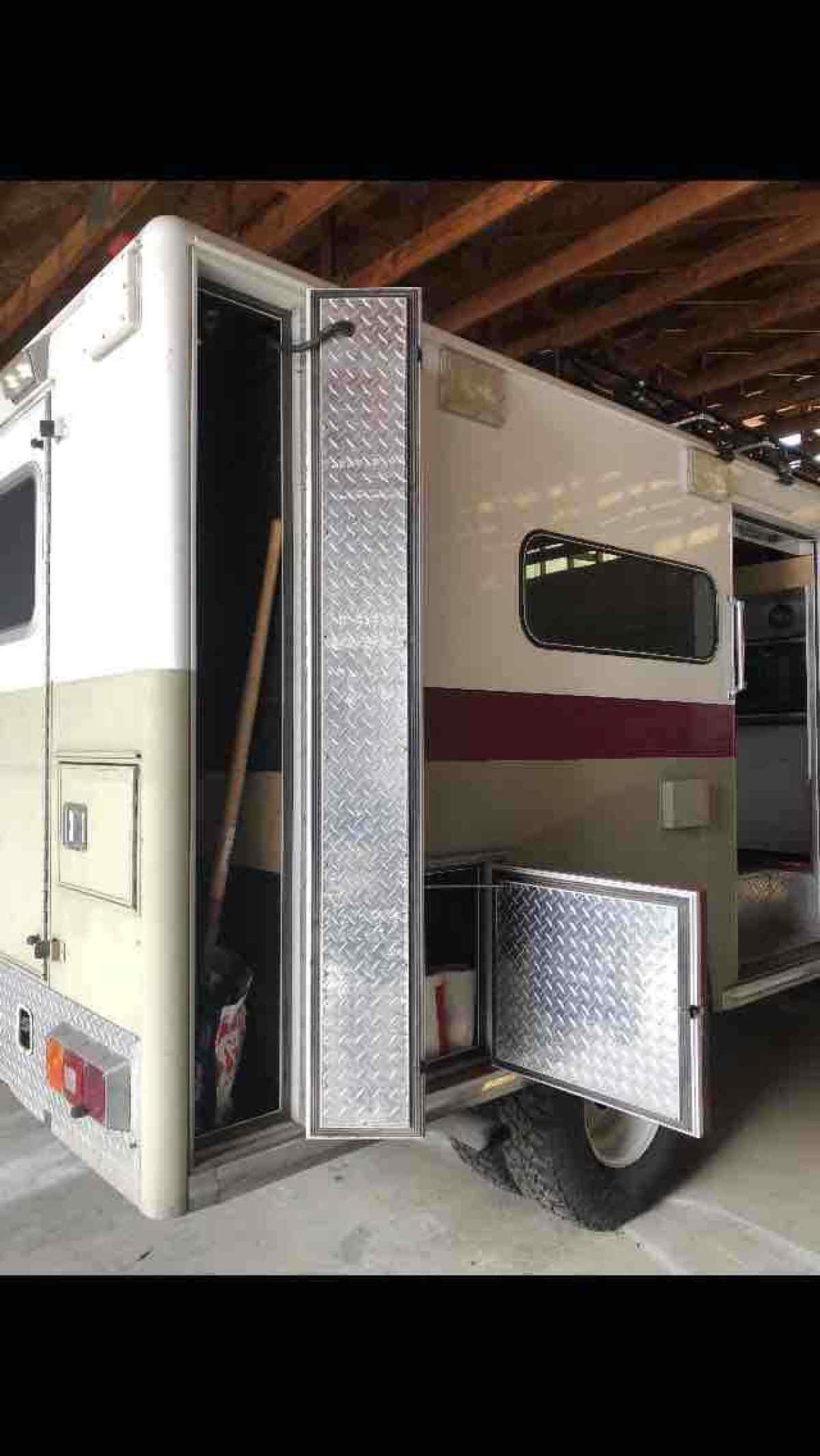 1992 Ford E-350 Econoline E350 CUTAWAY VAN - photo 11