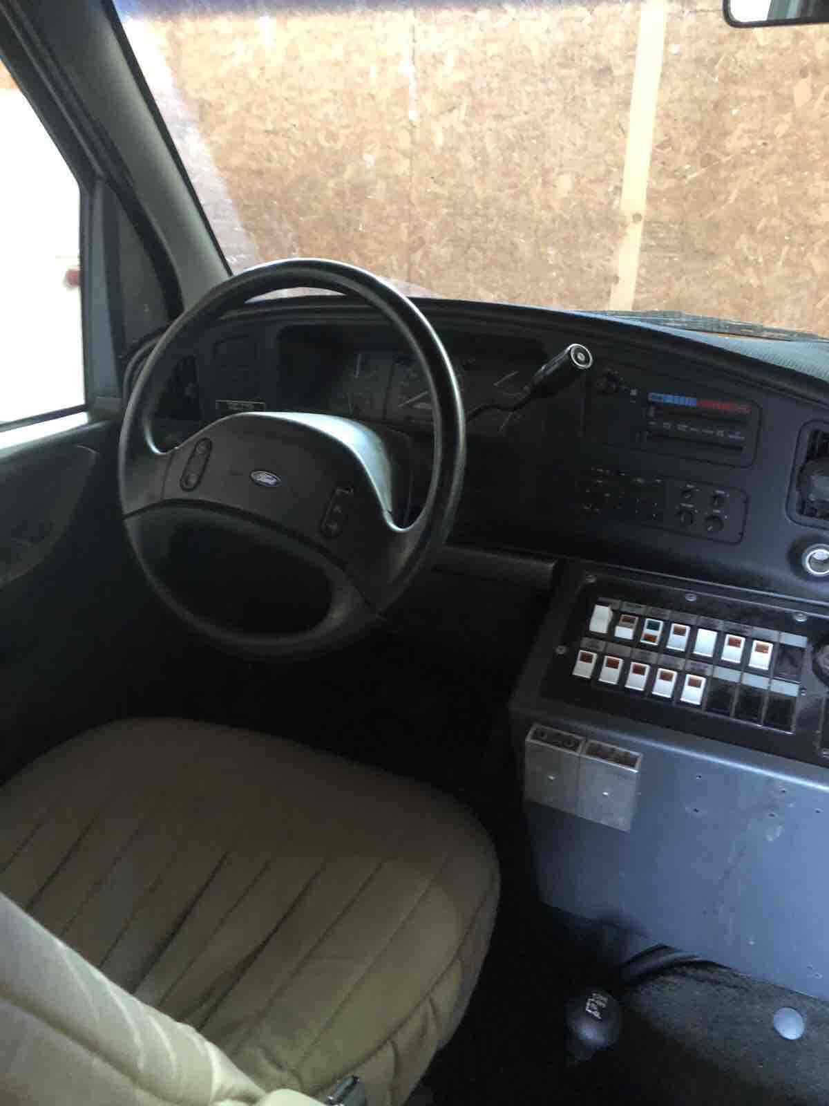 1992 Ford E-350 Econoline E350 CUTAWAY VAN - photo 6