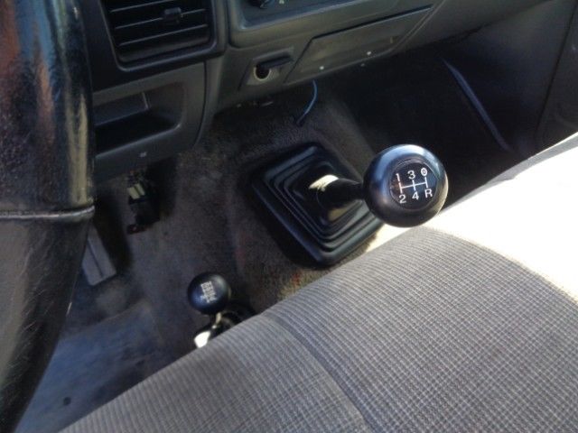 1992 Ford F-150 Custom Standard Cab Pickup 2-Door - photo 7