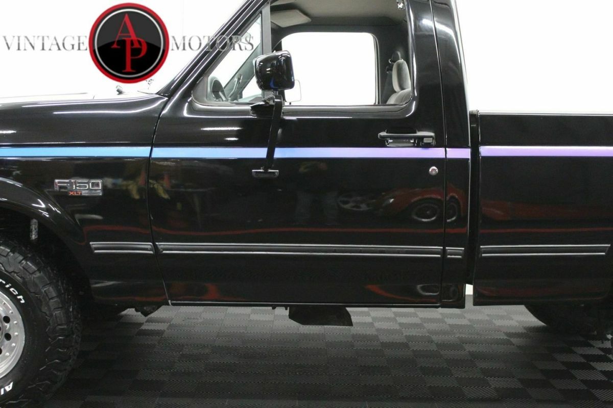 1992 Ford F-150 COLLECTOR "NITE" EDITION 4X4! - photo 12