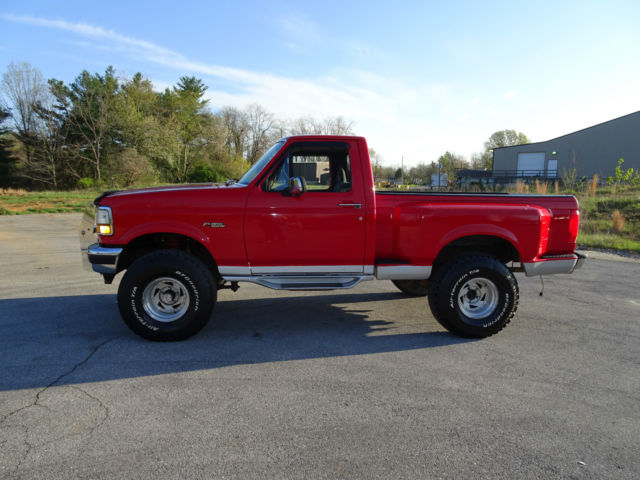1992 Ford F-150 Custom Standard Cab Pickup 2-Door - photo 3