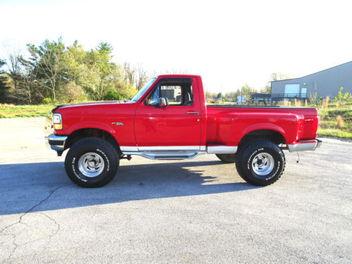 1992 Ford F-150 Stepside Flareside RARE FIND only 126K miles - 4WD - LOOK! 1992 Ford F-150 Custom Standard Cab Pickup 2-Door
