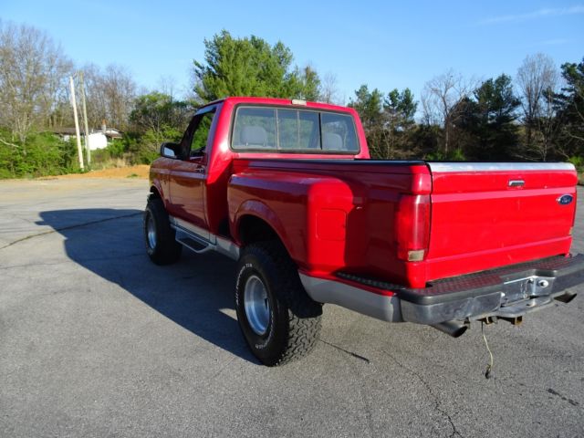 1992 Ford F-150 Custom Standard Cab Pickup 2-Door - photo 3