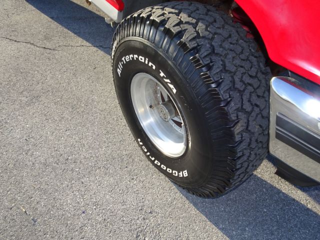 1992 Ford F-150 Custom Standard Cab Pickup 2-Door - photo 9