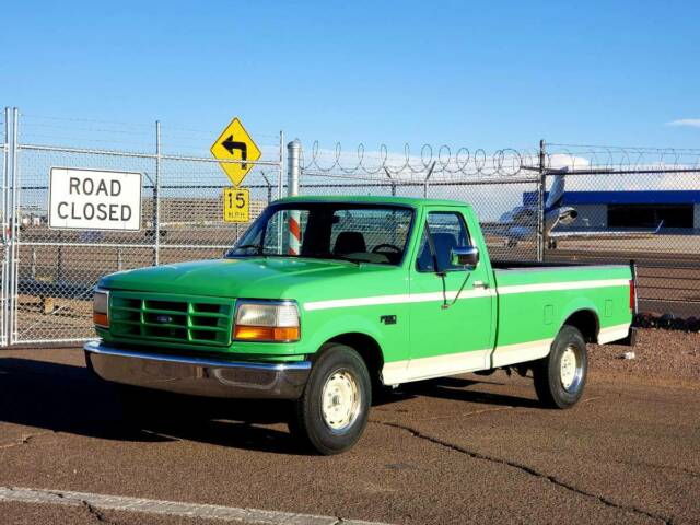 1992 Ford F-150 Custom - photo 2