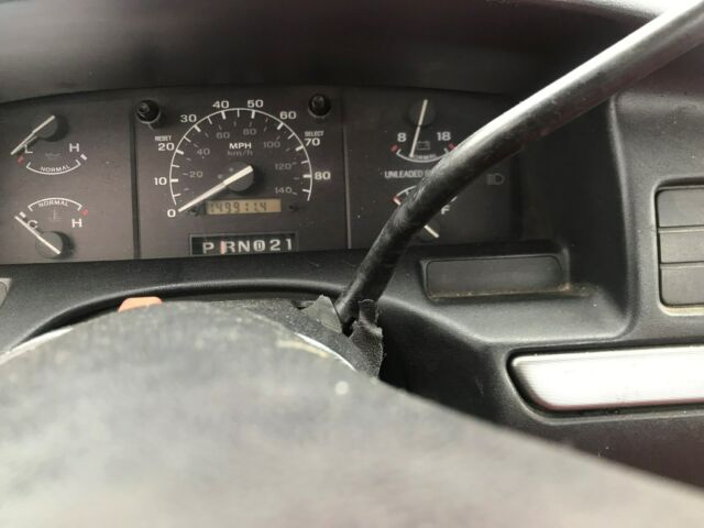 1992 Ford F-150 Short Bed 2WD - photo 2
