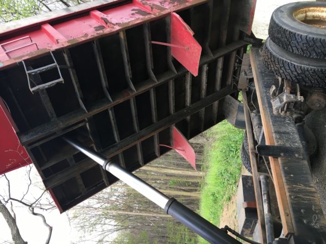 1992 Ford F700 2-door - photo 11
