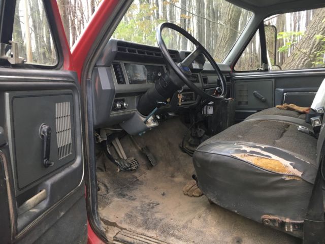 1992 Ford F700 2-door - photo 7