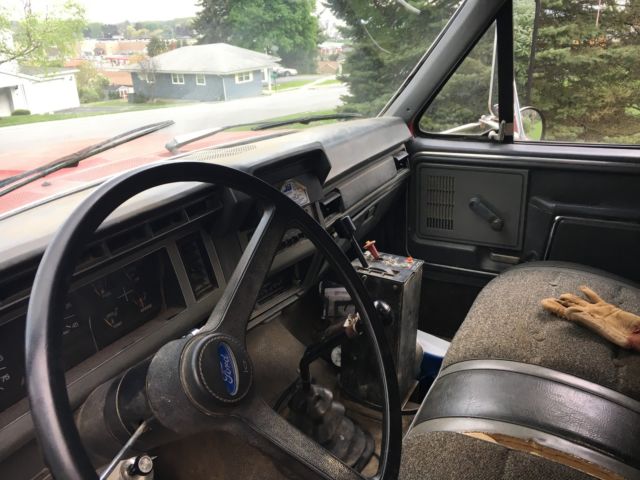 1992 Ford F700 2-door - photo 9