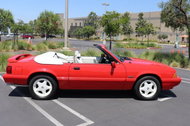 1992 Ford Mustang -- - photo 11
