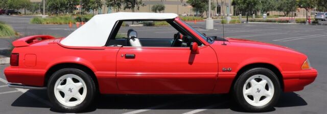 1992 Ford Mustang -- - photo 12