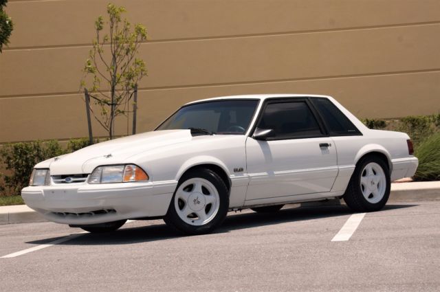 1992 FORD MUSTANG 5.0 LX 5SPD WHITE/RED NOTCHBACK RARE 1992 Ford Mustang LX 5.0