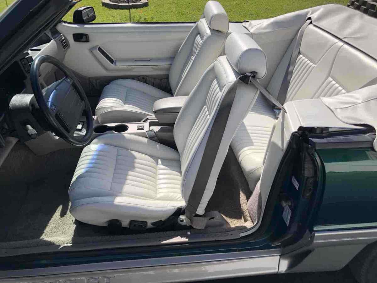 1992 Ford Mustang GT - photo 10