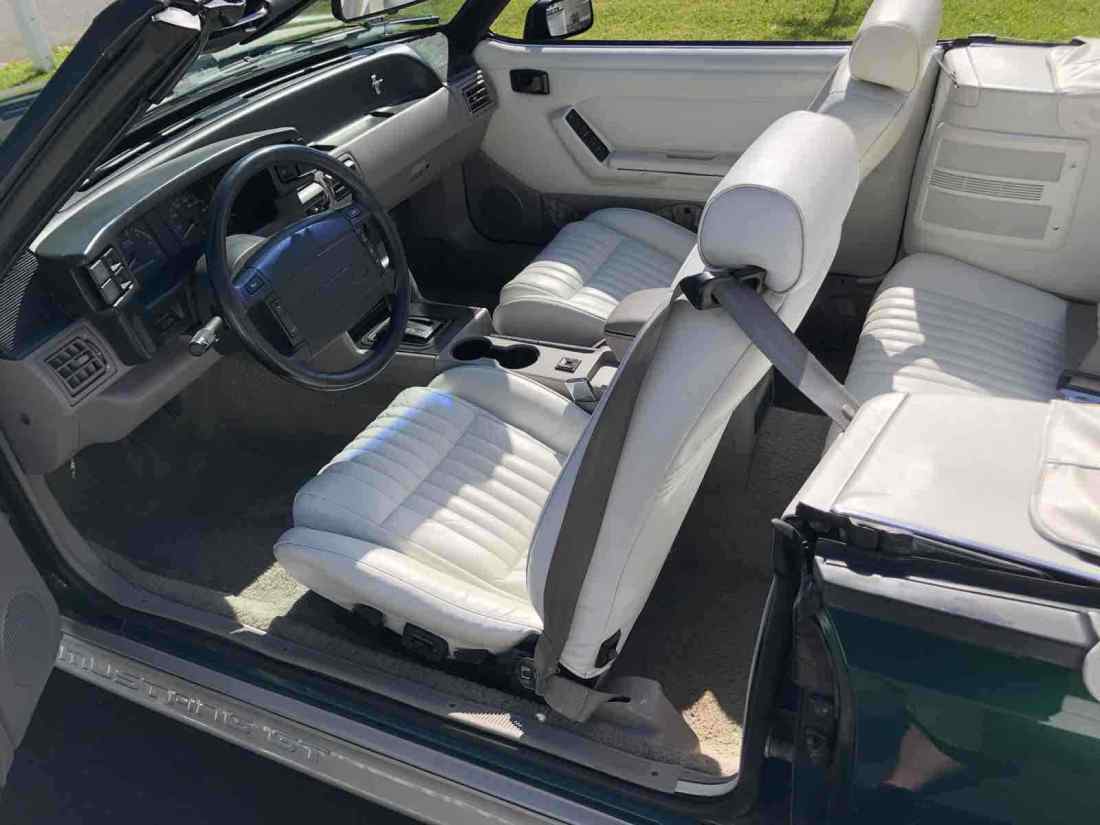 1992 Ford Mustang GT - photo 11