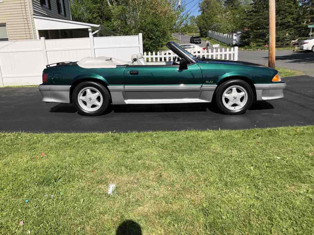 1992 Ford Mustang GT - photo 2