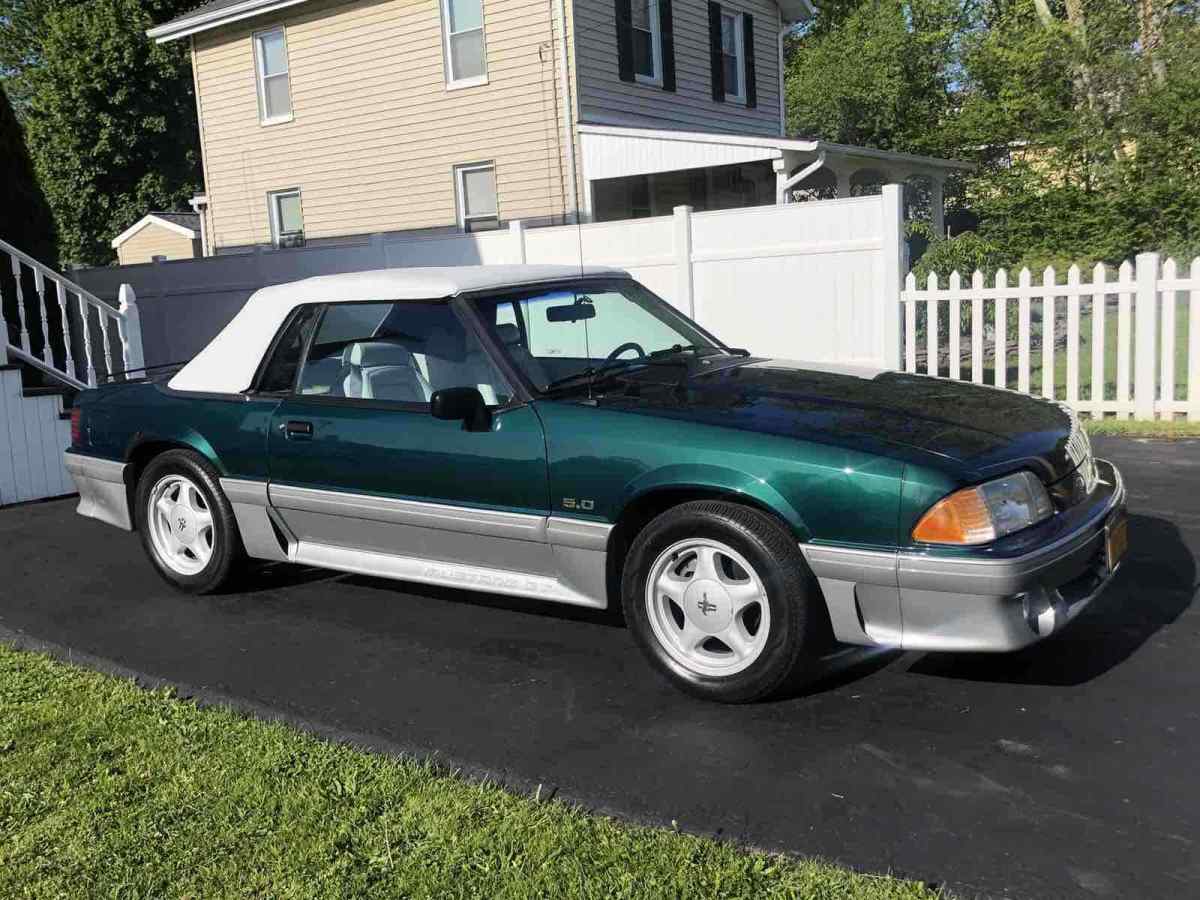 1992 Ford Mustang GT - photo 6