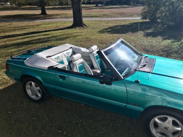 1992 Ford Mustang LX Convertible - photo 6