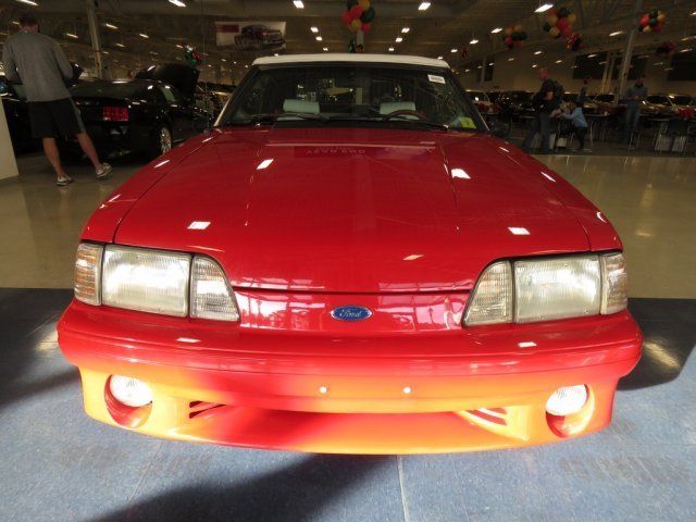 1992 Ford Mustang GT - photo 2