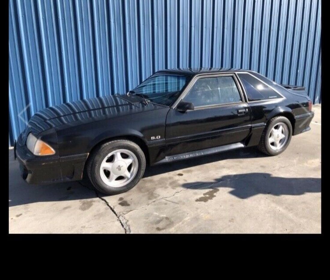 1992 Ford Mustang GT - photo 2