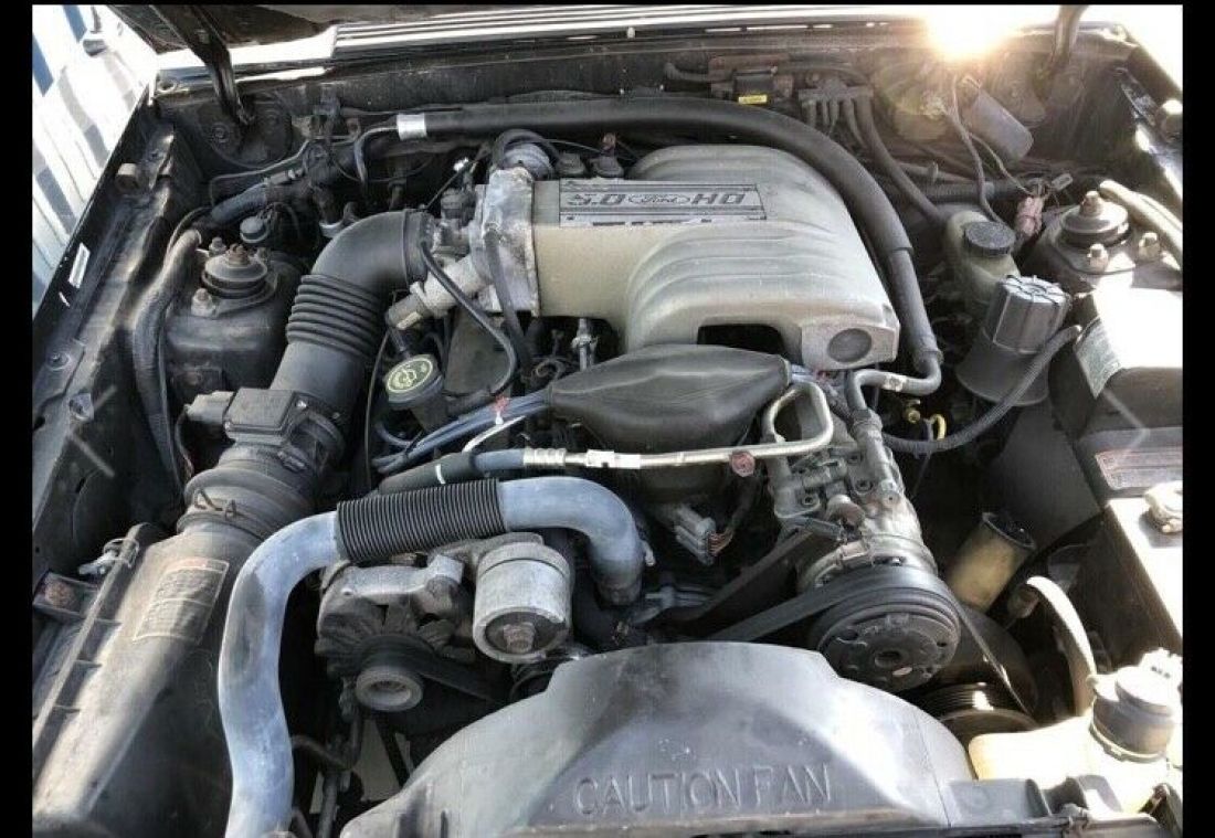 1992 Ford Mustang GT - photo 4