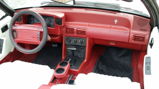 1992 Ford Mustang GT - photo 13