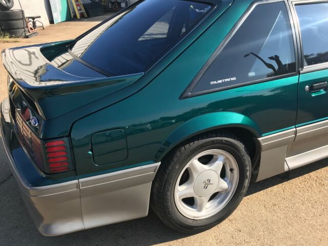1992 Ford Mustang GT - photo 2