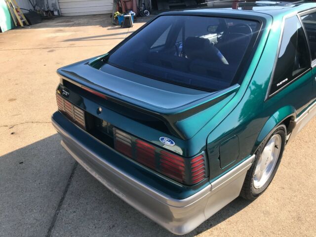 1992 Ford Mustang GT - photo 4