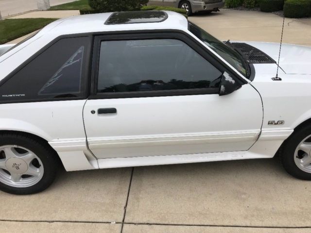 1992 Ford Mustang GT - photo 12